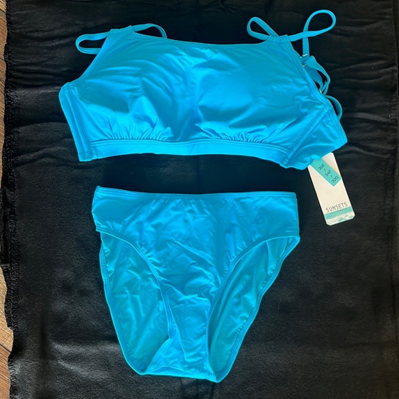 Sunset California NWT Bikini - Picture 1 of 8